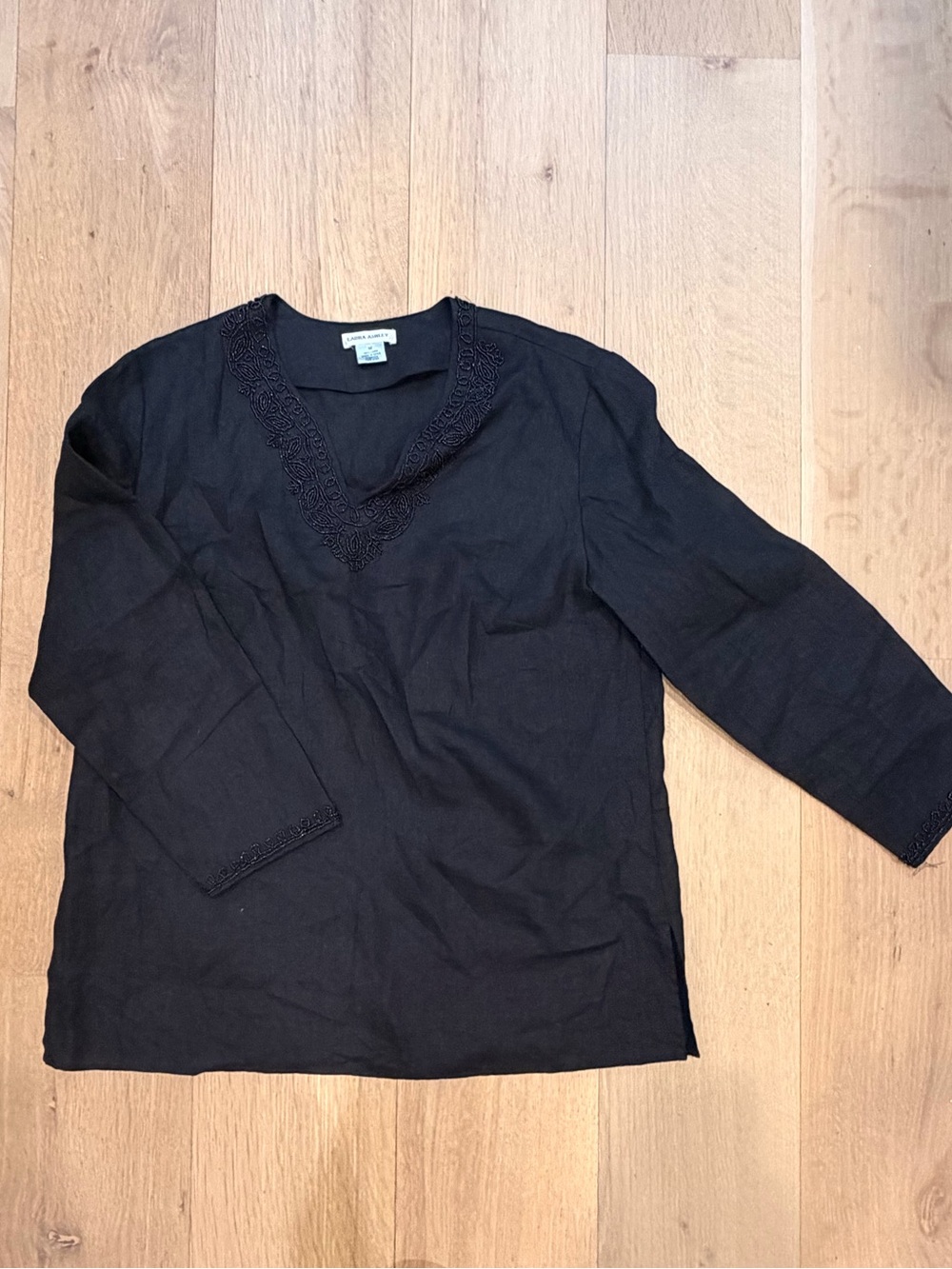 Laura Ashley Black Linen Beaded Tunic Top Women’s Medium Boho Cottagecore